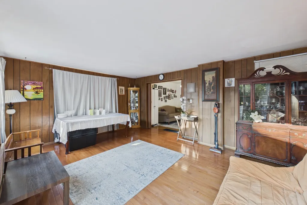 10718 South Trumbull Avenue Chicago IL 60655