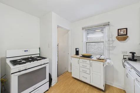 10718 South Trumbull Avenue Chicago IL 60655