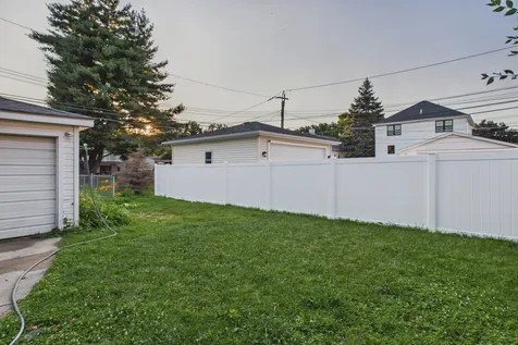 10718 South Trumbull Avenue Chicago IL 60655