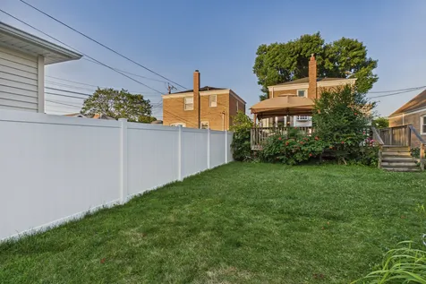 10718 South Trumbull Avenue Chicago IL 60655