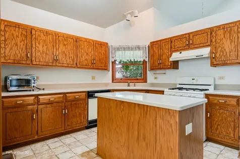 1911 Chestnut Hill Road Plainfield IL 60586