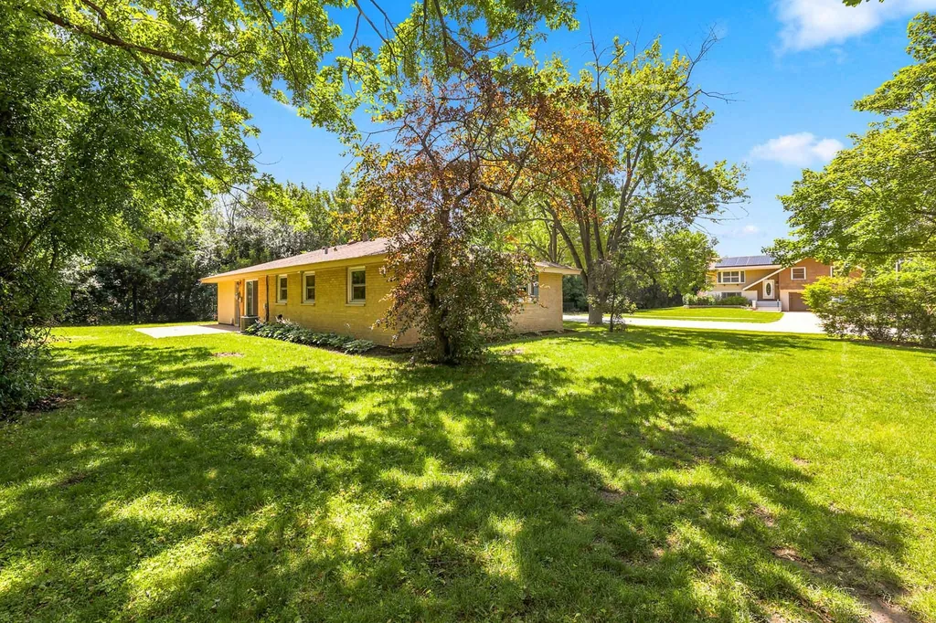 924 Bradford Lane Schaumburg IL 60193