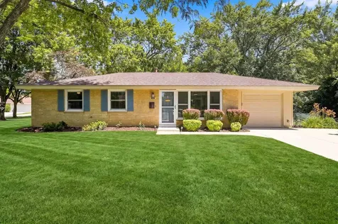 924 Bradford Lane Schaumburg IL 60193