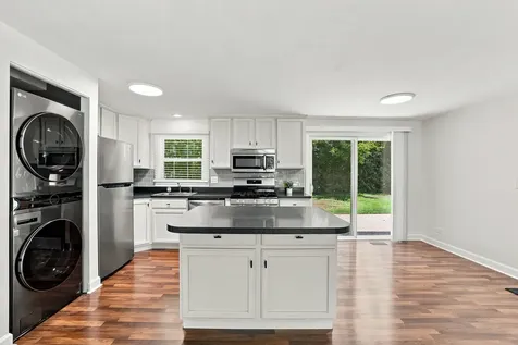 924 Bradford Lane Schaumburg IL 60193