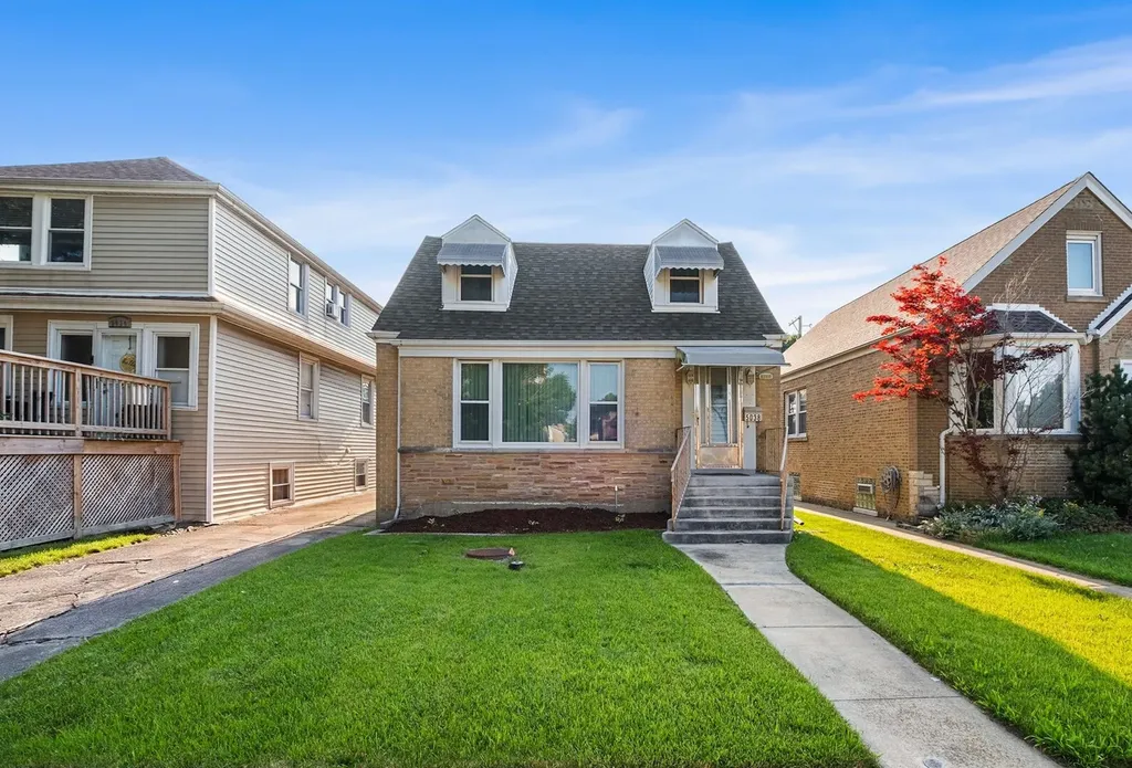 5038 North Nagle Avenue Chicago IL 60630