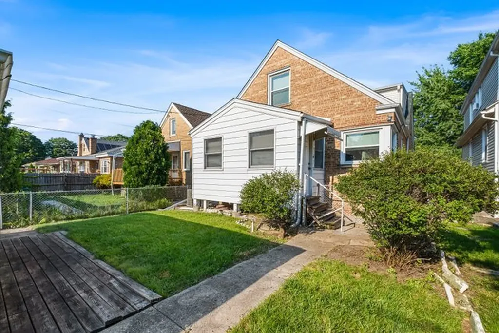 5038 North Nagle Avenue Chicago IL 60630