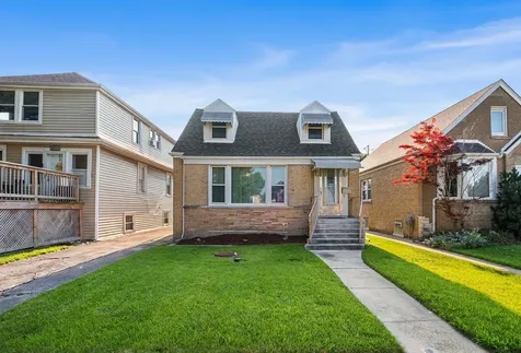5038 North Nagle Avenue Chicago IL 60630