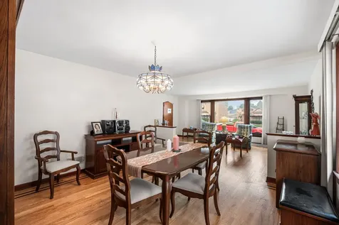 5038 North Nagle Avenue Chicago IL 60630