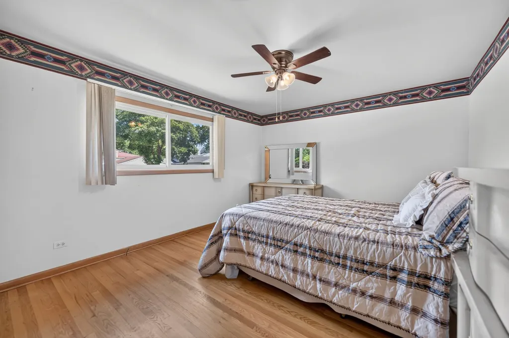 23 West Prairie Avenue Lombard IL 60148
