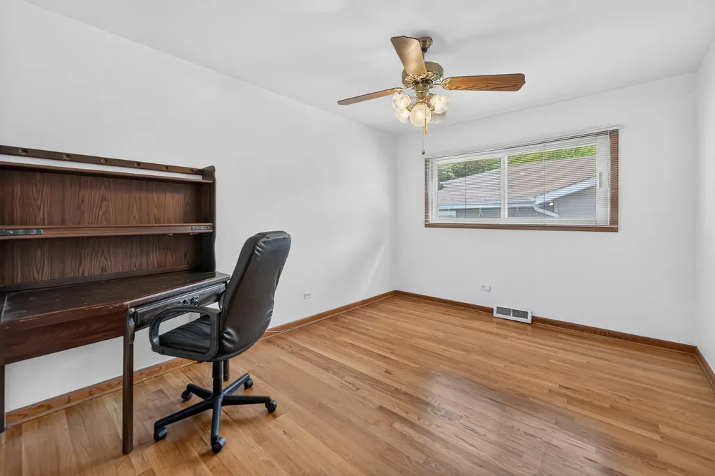 23 West Prairie Avenue Lombard IL 60148