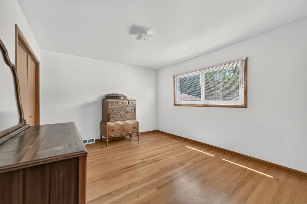23 West Prairie Avenue Lombard IL 60148