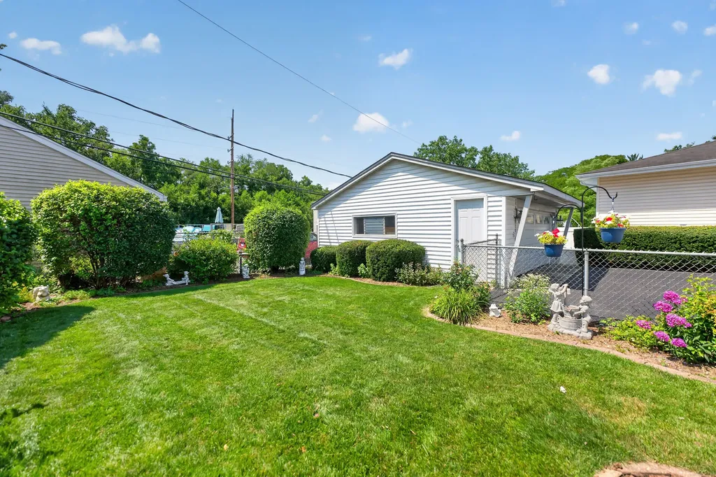23 West Prairie Avenue Lombard IL 60148