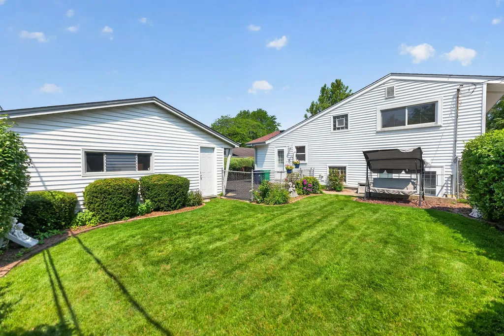 23 West Prairie Avenue Lombard IL 60148