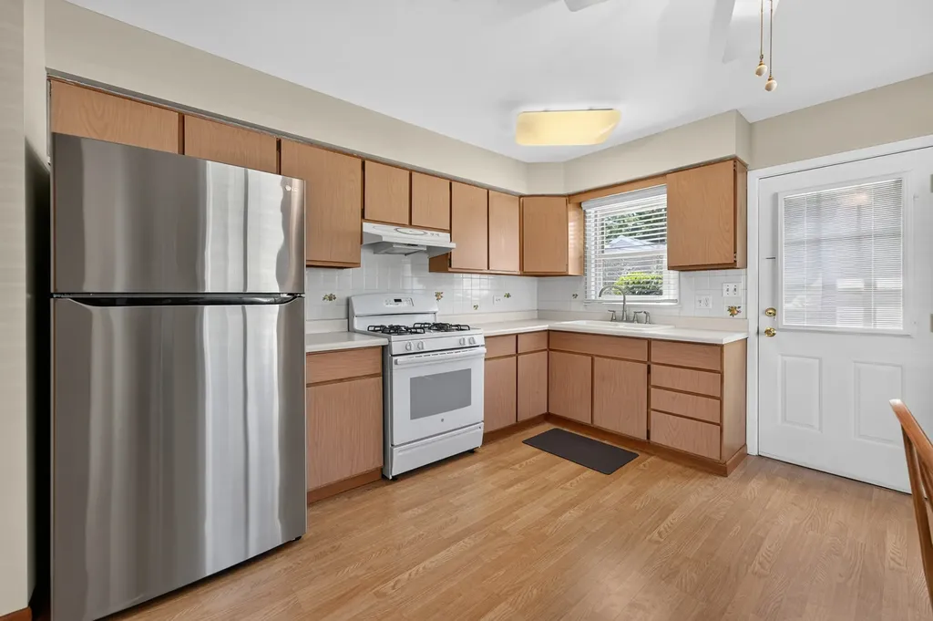 23 West Prairie Avenue Lombard IL 60148
