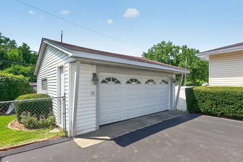 23 West Prairie Avenue Lombard IL 60148