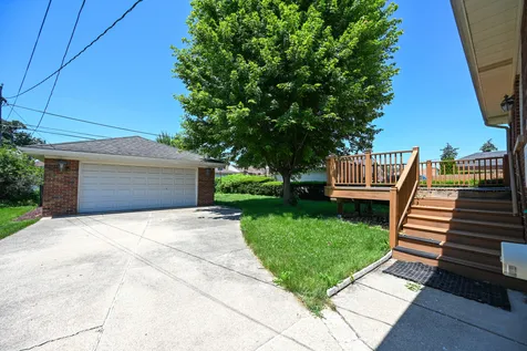 2250 Belleview Avenue Westchester IL 60154