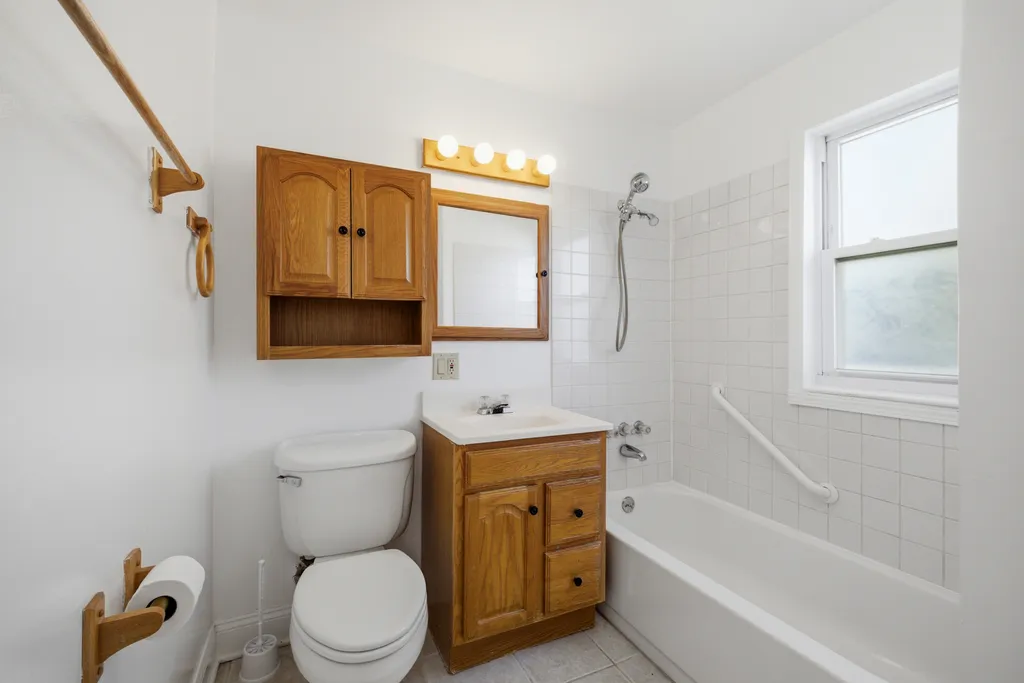 6456 South Lockwood Avenue Chicago IL 60638