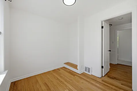 6456 South Lockwood Avenue Chicago IL 60638