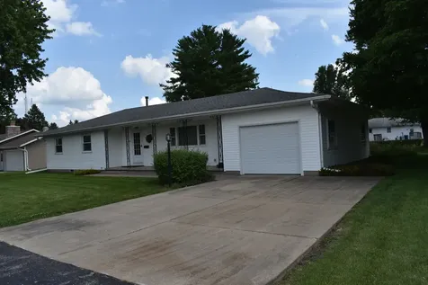 301 East Ririe Place Flanagan IL 61740
