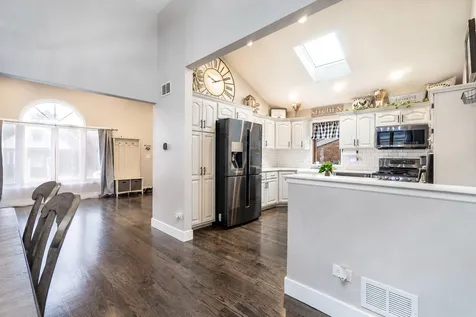 3525 North Pioneer Avenue Chicago IL 60634