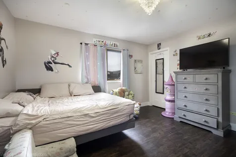 3525 North Pioneer Avenue Chicago IL 60634