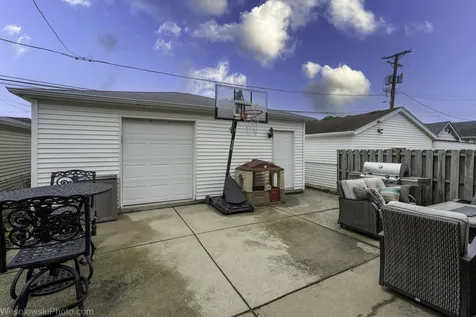 3525 North Pioneer Avenue Chicago IL 60634