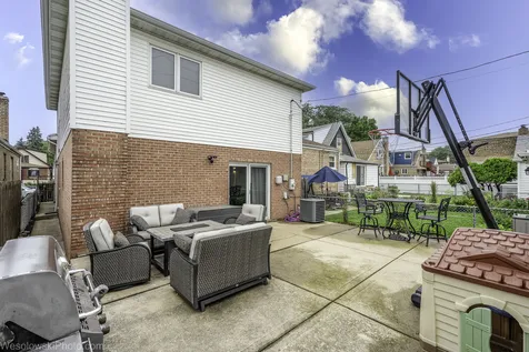 3525 North Pioneer Avenue Chicago IL 60634