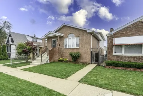 3525 North Pioneer Avenue Chicago IL 60634