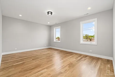 5328 South Mason Avenue Chicago IL 60638