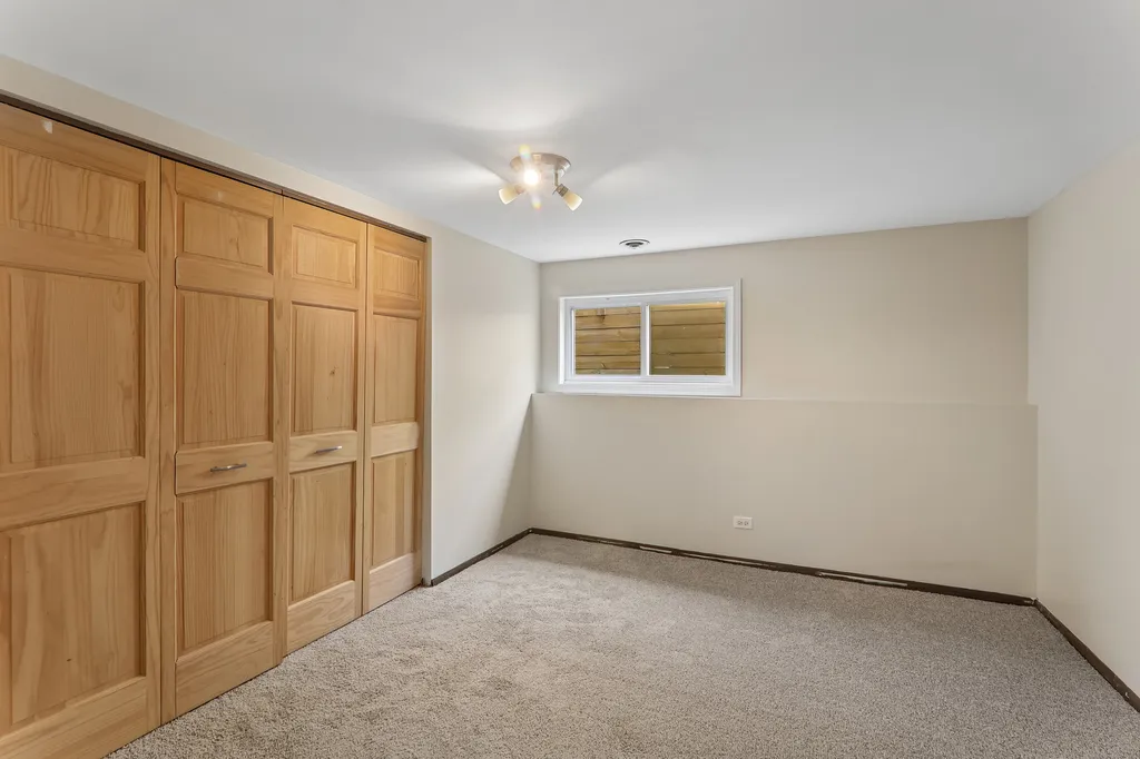 327 Oakwood Drive Antioch IL 60002