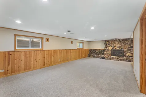 327 Oakwood Drive Antioch IL 60002