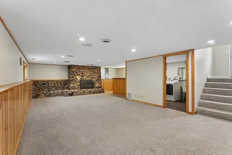 327 Oakwood Drive Antioch IL 60002