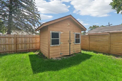 327 Oakwood Drive Antioch IL 60002