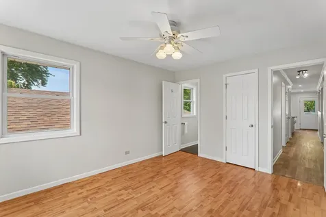 327 Oakwood Drive Antioch IL 60002