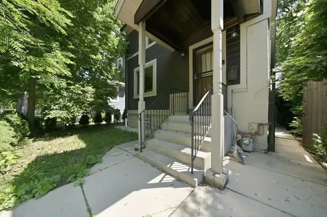 1735 Grey Avenue Evanston IL 60201