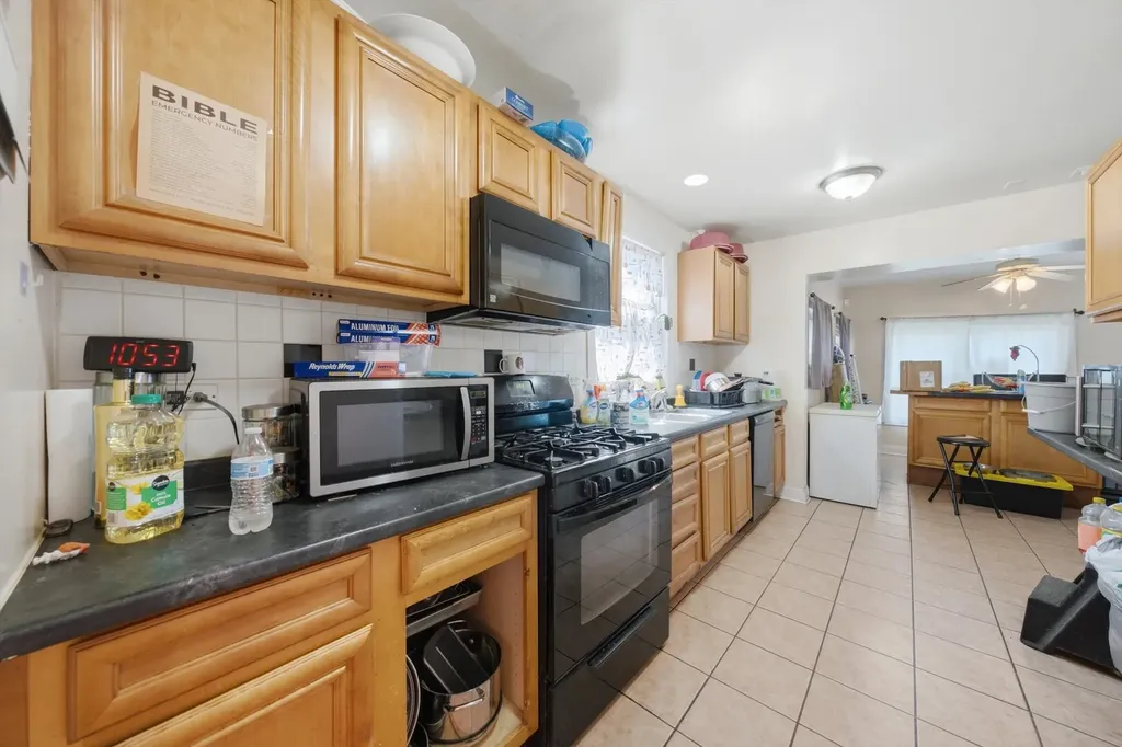 3809 West 86th Street Chicago IL 60652