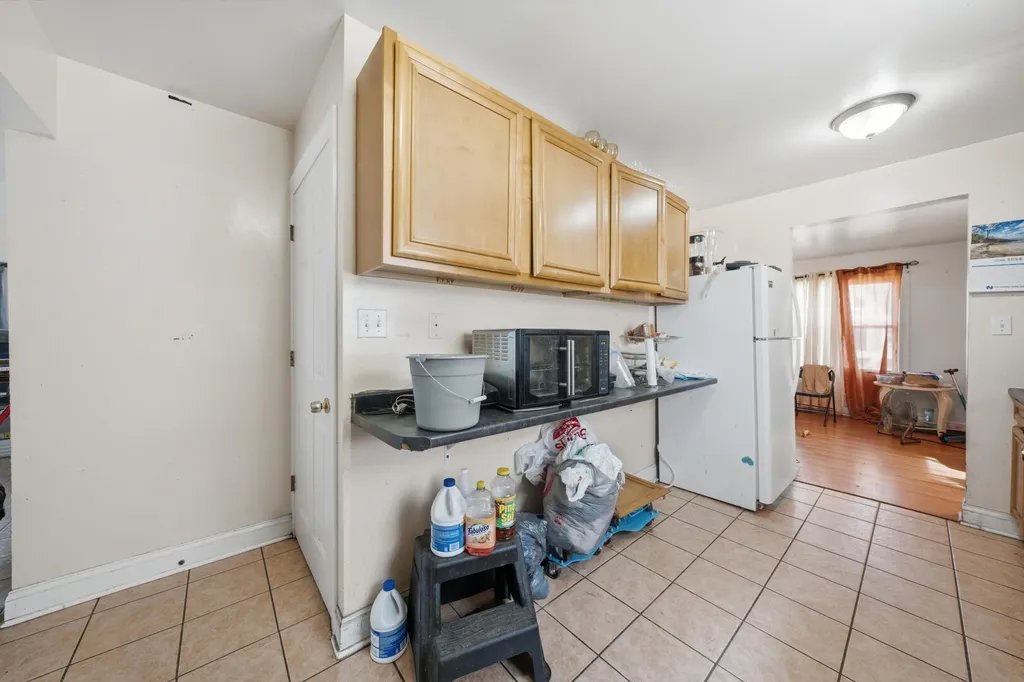 3809 West 86th Street Chicago IL 60652