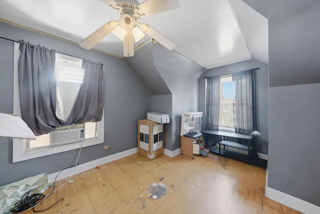3809 West 86th Street Chicago IL 60652