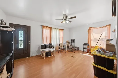 3809 West 86th Street Chicago IL 60652