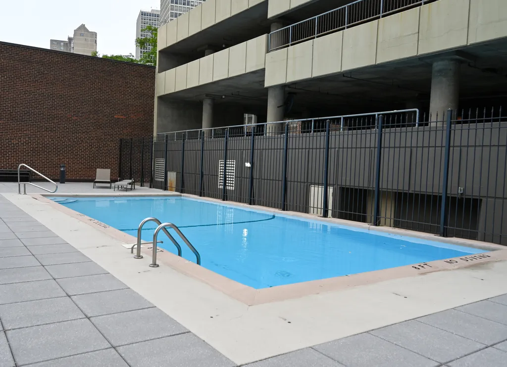 5201 South Cornell Avenue Chicago IL 60615