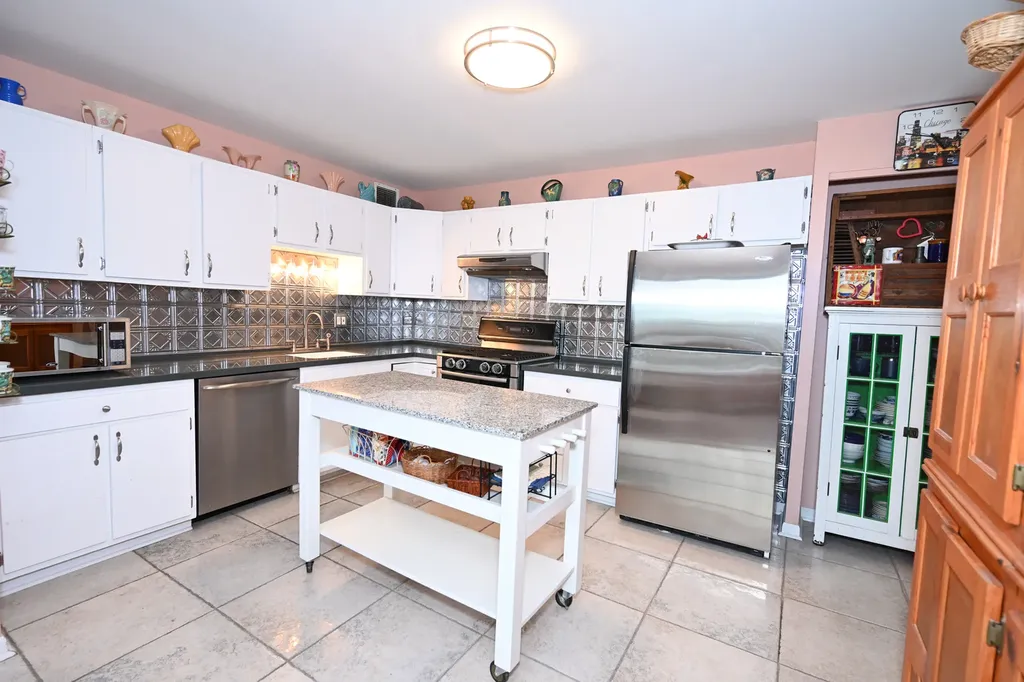 5201 South Cornell Avenue Chicago IL 60615