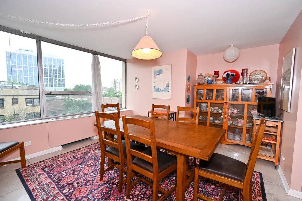 5201 South Cornell Avenue Chicago IL 60615