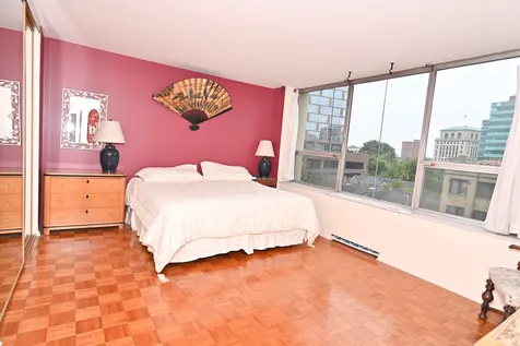 5201 South Cornell Avenue Chicago IL 60615
