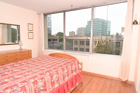 5201 South Cornell Avenue Chicago IL 60615