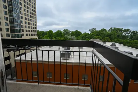 5201 South Cornell Avenue Chicago IL 60615
