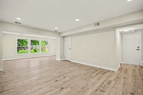 1312 West Oakmont Road Hoffman Estates IL 60169