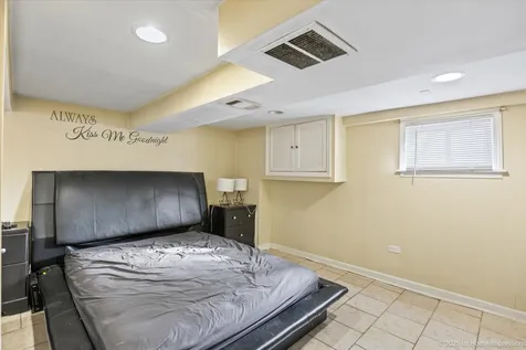 5649 West 87th Place Oak Lawn IL 60453