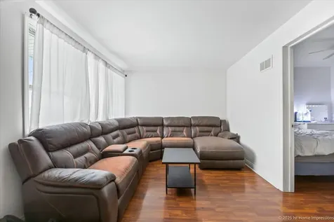5649 West 87th Place Oak Lawn IL 60453