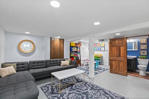 9323 South Spaulding Avenue Evergreen Park IL 60805
