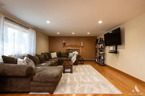 8611 West 75 Street Justice IL 60458